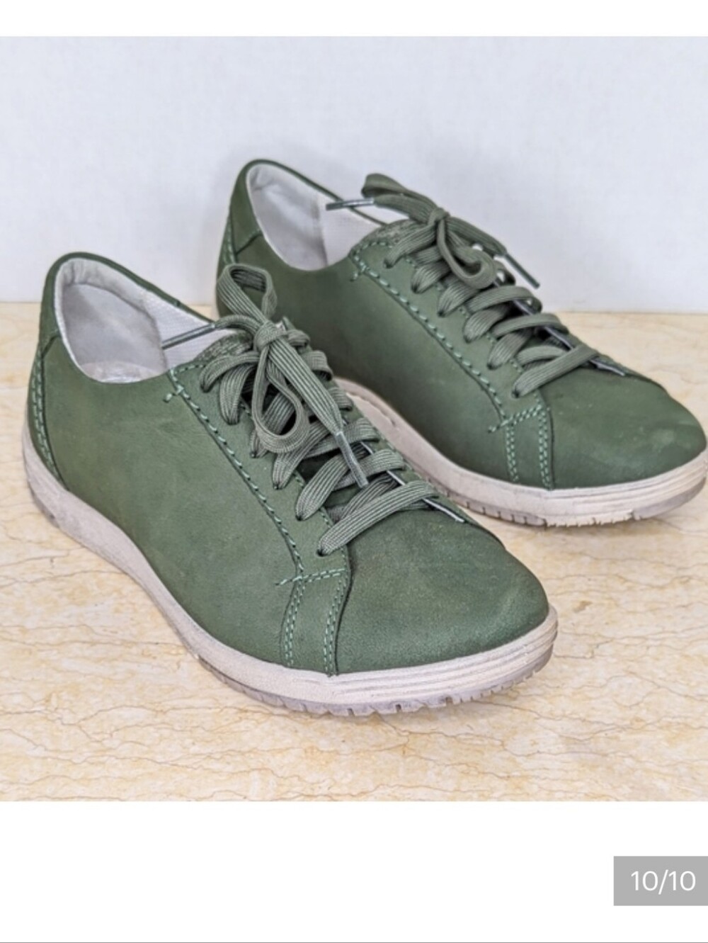 Dansko Leela Moss Fashion Leather Sneaker Size 7.  Good Used Condition